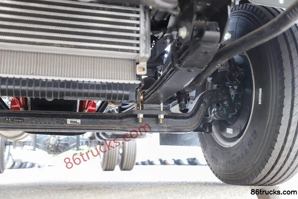 JAC Lingpao L6 155hp 4X2(6 wheels) 4.18m Single Row Flatbed Light Truck Chassis (3) | 86Trucks