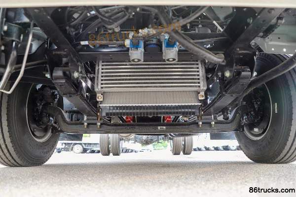 JAC Lingpao L6 155hp 4X2(6 wheels) 4.18m Single Row Flatbed Light Truck Chassis (1) | 86Trucks
