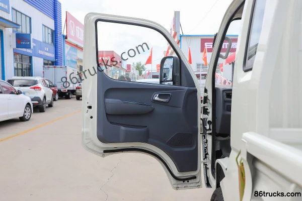 Foton Xiangling M2 Pro Luxury 1.6L 122hp 4X2(6 wheels) Gasoline 3.3m Semi-row Flatbed Mini Truck Cab (1) | 86Trucks