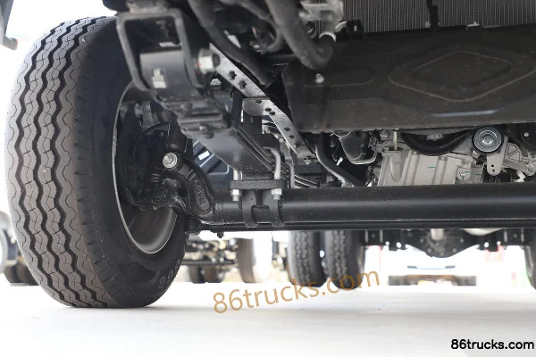 Foton Xiangling M2 Pro Luxury 1.6L 122hp 4X2(6 wheels) Gasoline 3.3m Semi-row Flatbed Mini Truck Chassis (2) | 86Trucks