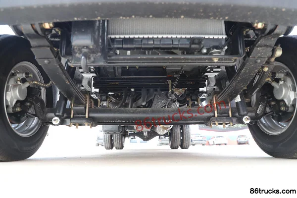 Dongfeng Xiaobawang W18 1.6L 122hp 4X2(6 wheels) 2.55m double-row van truck Chassis (1) | 86Trucks