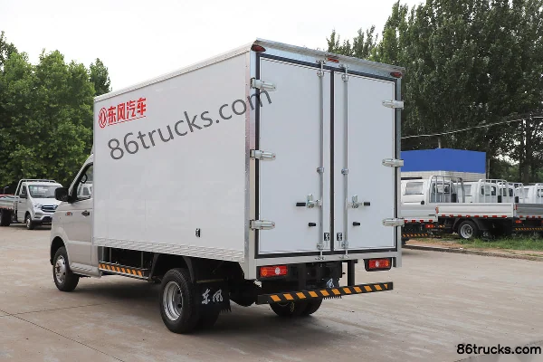 Dongfeng Xiaobawang W18 1.6L 122hp 4X2(6 wheels) 2.55m double-row van truck Body (2) | 86Trucks