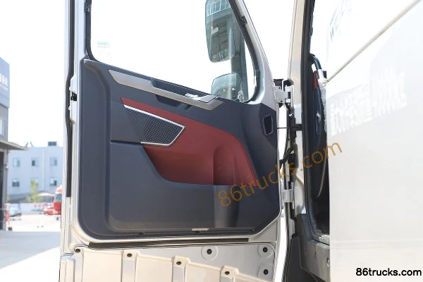 Sinotruk Yellow River X7 Heavy Truck 610 hp 6X4(10 wheels) AMT Automatic Tractor Truck Cab (3) | 86Trucks