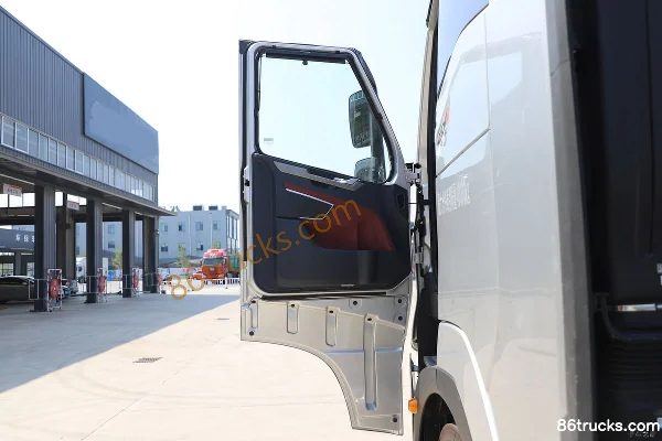 Sinotruk Yellow River X7 Heavy Truck 610 hp 6X4(10 wheels) AMT Automatic Tractor Truck Cab (1) | 86Trucks
