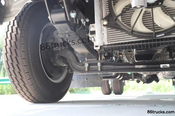 JAC Yunduoduo N3 Deluxe 140hp 4X2(6 wheels) 3.8m single-row van light truck Chassis (2) | 86Trucks
