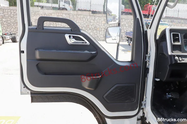 JAC Kangling J3 127hp 4X2(6 wheels) 3.7m single-row cage cargo light truck (China VI) Cab (2) | 86Trucks