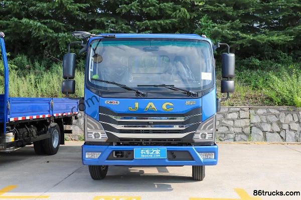 JAC Aoyun 2.5L Diesel 160hp 4X2(6 wheels) JAC 6-speed AMT Auto Air Brake 4.18m Single Row Flatbed Light Truck Exterior (2) | 86Trucks