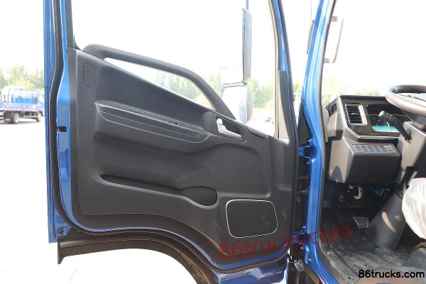 JAC Aoyun 2.5L Diesel 160hp 4X2(6 wheels) JAC 6-speed AMT Auto Air Brake 4.18m Single Row Flatbed Light Truck Cab (2) | 86Trucks