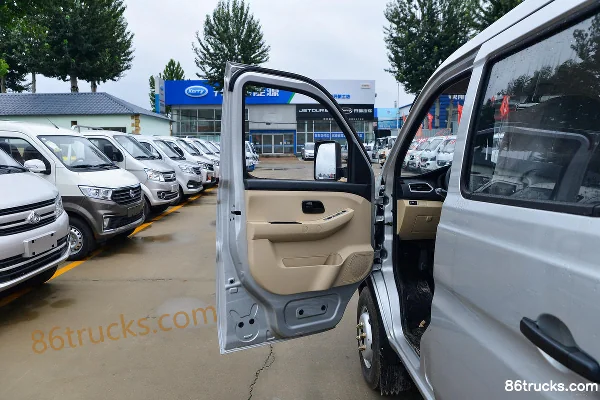 Changan Kuayue King X3 Luxury Edition 1.6L 122 hp 4X2(6 wheels) gasoline 2.55m double-row flatbed mini truck (China VI) Cab (1) | 86Trucks