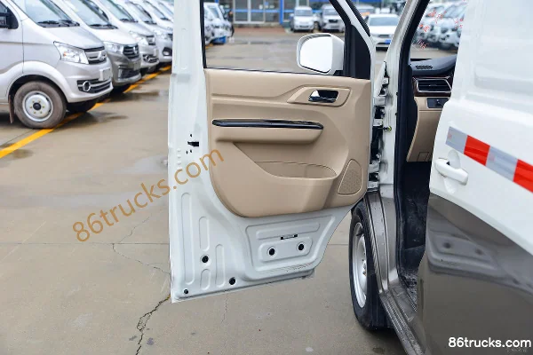 Changan Kuayue Kuayue Star V5 Comfort 122hp 1.6L Gasoline 2-Seat Panel Van Cab (2) | 86Trucks