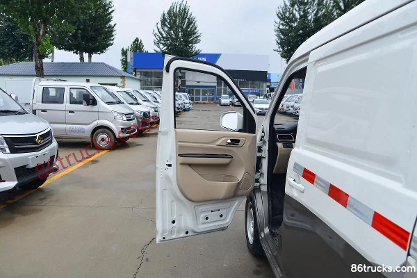Changan Kuayue Kuayue Star V5 Comfort 122hp 1.6L Gasoline 2-Seat Panel Van Cab (1) | 86Trucks