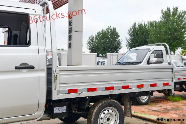 Changan Kuayue Wang X1 Standard Edition 1.3L Gasoline 91 hp 4X2(6 wheels) 2.2m Double Row Flatbed Truck (China VI) Body (1) | 86Trucks