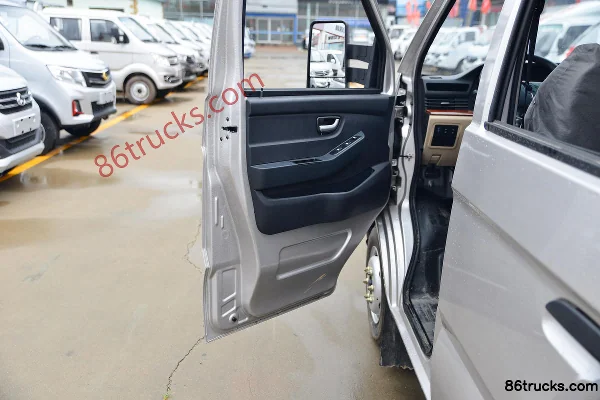 Changan Kuayue King X7 Deluxe 1.6L 122hp 4X2(6 wheels) 2.85m double-row stake truck micro truck Cab (2) | 86Trucks