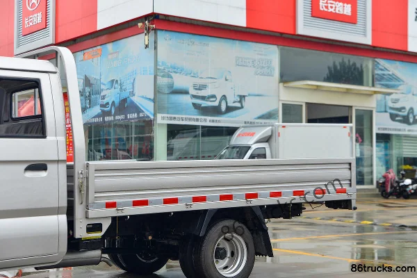 Changan Kuayue King X7 Deluxe 1.6L 122hp 4X2(6 wheels) 2.85m double-row stake truck micro truck Body (1) | 86Trucks