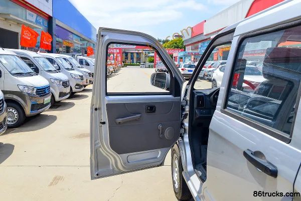 Chenggong Zebra version confort 1,5L 116 ch 4X2(6 roues) essence 2,16 m cabine double camionnette à ridelles (China VI) (1) | 86Trucks