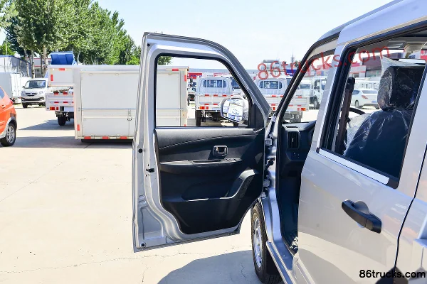 Chenggong Zebra Comfort 1.5L 116hp 4X2(6 wheels) Gasoline 2.555m Double Row Flatbed Mini Truck (China VI) (Low Side) Cab (1) | 86Trucks