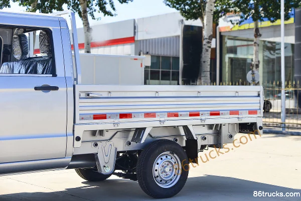 Chenggong Zebra Comfort 1.5L 116hp 4X2(6 wheels) Gasoline 2.555m Double Row Flatbed Mini Truck (China VI) (Low Side) Body (1) | 86Trucks