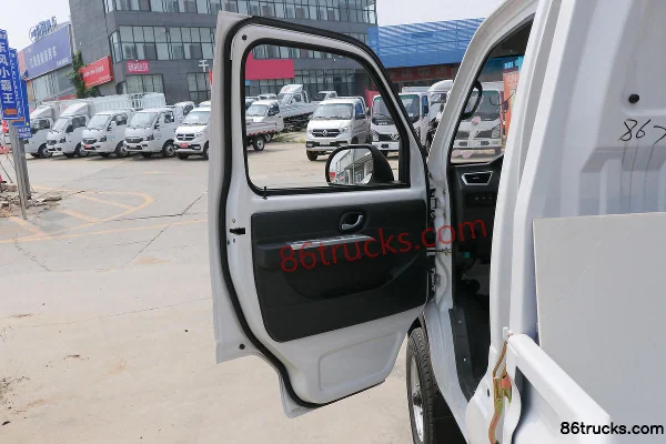 Dongfeng EV80 3T camion léger à plateau électrique pur de 3,05 m, cabine simple, 40 kWh 4X2(6 roues) Intérieur (1) | 86Trucks