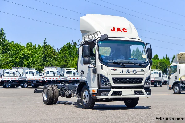JAC Lingpao L6 2L CNG 150hp 4X2(6 wheels) Xingrui 6-speed 3.85m semi-sleeper stake truck Exterior
