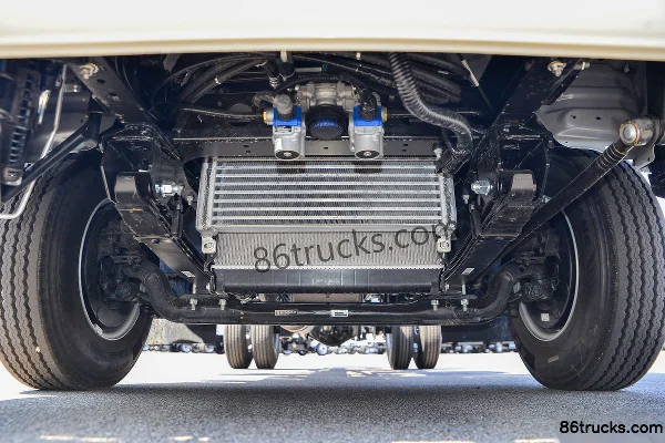 JAC Shuailing S3 130 ch 4X2(6 roues) 3,37 m cabine demi camion grille Châssis (1) | 86Trucks