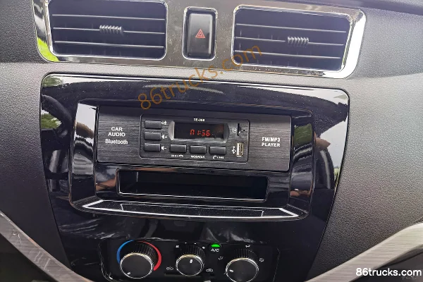 JAC Blue Cat M2 2023 Edition Yiwei Elite 3.2T 2-Seat 4.89m Pure Electric Van Truck 41.86kWh Cab (1) | 86Trucks