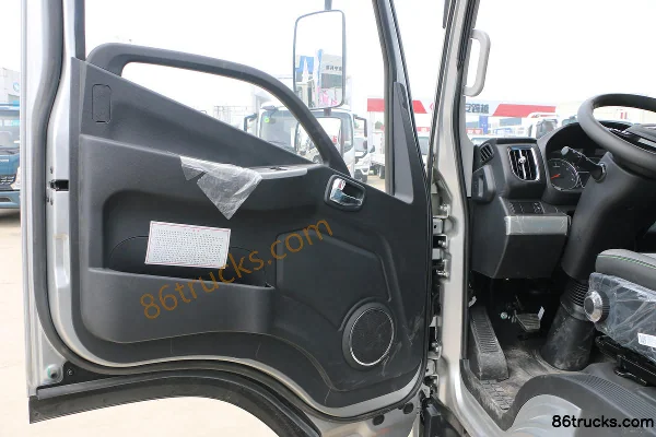 Foton Times Pilot M5 151hp 4X2(6 wheels) 3.8m semi-crew stake truck Cab (2) | 86Trucks