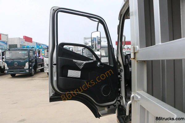 Foton Times Pilot M5 151hp 4X2(6 wheels) 3.8m semi-crew stake truck Cab (1) | 86Trucks