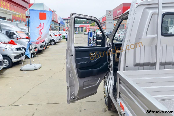 Changan Kuayue Wang X7 2.0L 144 ch 4X2(6 roues) essence 3,7 m plateau simple cabine petit camion (1) | 86Trucks