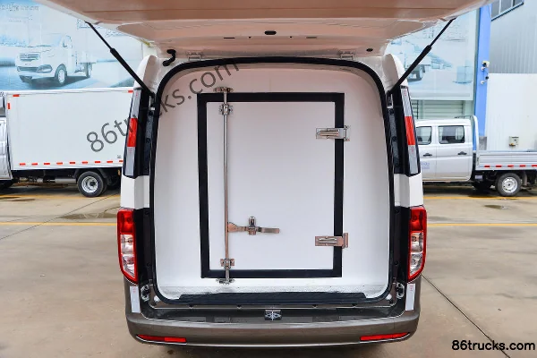 Changan Kuayue Kuayue Star V5 Luxury Edition 105 hp CNG 7-Seat Van Body (1) | 86Trucks