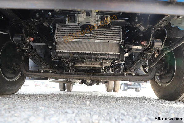 JMC Kaiyun+ Wide Body 2.5L Diesel 156hp 4X2(6 wheels) WLY 6-speed Hydraulic Brake 3.85m Semi-row Flatbed Light Truck Chassis (1) | 86Trucks
