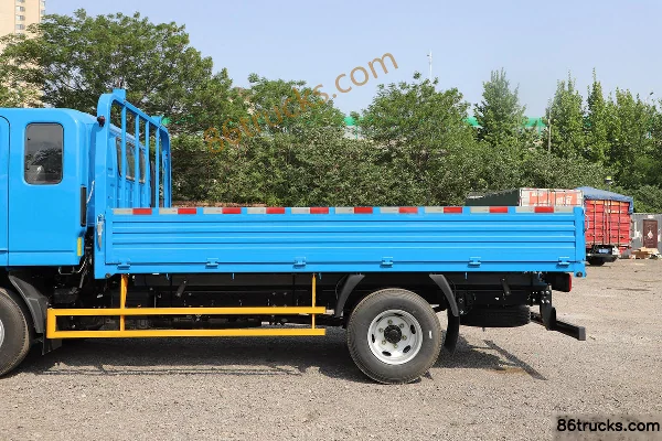 JMC Kaiyun+ Wide Body 2.5L Diesel 156hp 4X2(6 wheels) WLY 6-speed Hydraulic Brake 3.85m Semi-row Flatbed Light Truck (1) | 86Trucks