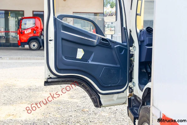 FAW Jiefang Hu VN Lucky Tiger 130hp 4X2(6 wheels) 4.16m Single Row Box Light Truck Cab (2) | 86Trucks