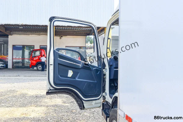 FAW Jiefang Hu VN Lucky Tiger 130hp 4X2(6 wheels) 4.16m Single Row Box Light Truck Cab (1) | 86Trucks