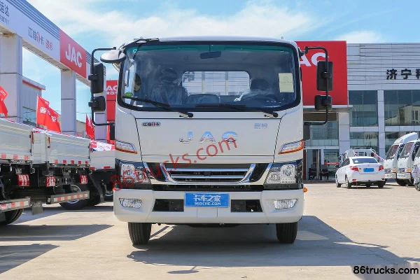 JAC Junling A8 160 hp 4X2(6 wheels) 4.18m single-row flatbed light truck (Fast Gear 8-speed) Exterior (2) | 86Trucks