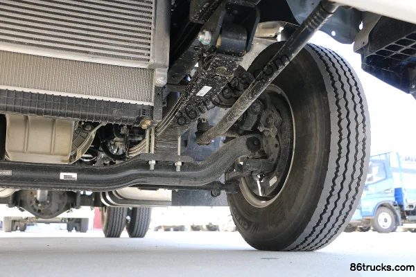 JAC Junling A8 160 hp 4X2(6 wheels) 4.18m single-row flatbed light truck (Fast Gear 8-speed) Chassis (3) | 86Trucks