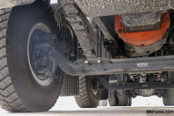 Foton Auman Kunlun Reinforced 530 hp 8X4(12 wheels) 8.6m LNG Dump Truck Chassis (2) | 86Trucks