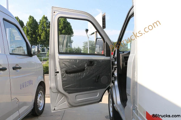 Wuling Rongguang Xiaoka 1,5 L 99 ch 4X2(6 roues) essence 2,585 m fourgon monoplace léger Cabine (1) | 86Trucks