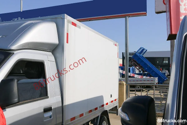 Wuling Rongguang Xiaoka 1,5 L 99 ch 4X2(6 roues) essence 2,585 m fourgon monoplace léger Carrosserie (1) | 86Trucks