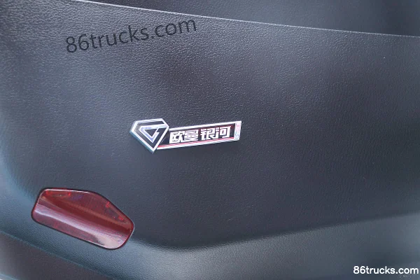 Foton Auman Galaxy Northern Edition 680hp 6X4(10 wheels) Automatic Tractor Truck Cab (3) | 86Trucks