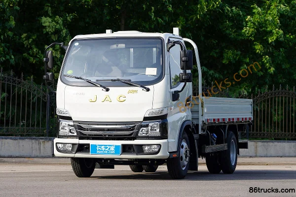 JAC Yunduoduo N3 Deluxe Edition 140 hp 4X2(6 wheels) 3.47m Semi-crewed Stake Light Truck Exterior (3) | 86Trucks