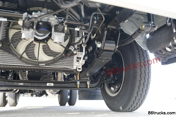 JAC Yunduoduo N3 Deluxe Edition 140 hp 4X2(6 wheels) 3.47m Semi-crewed Stake Light Truck Chassis (3) | 86Trucks