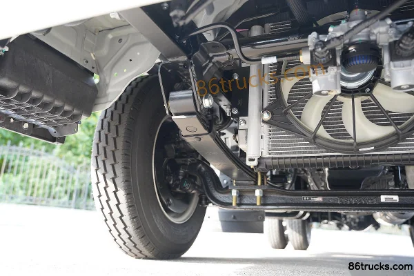 JAC Yunduoduo N3 Deluxe Edition 140 hp 4X2(6 wheels) 3.47m Semi-crewed Stake Light Truck Chassis (2) | 86Trucks