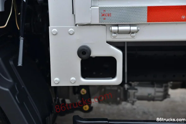 Foton Yutu III 158hp 4X2(6 wheels) 4.17m AMT Automatic Single Row Flatbed Light-Duty Truck Body (3) | 86Trucks