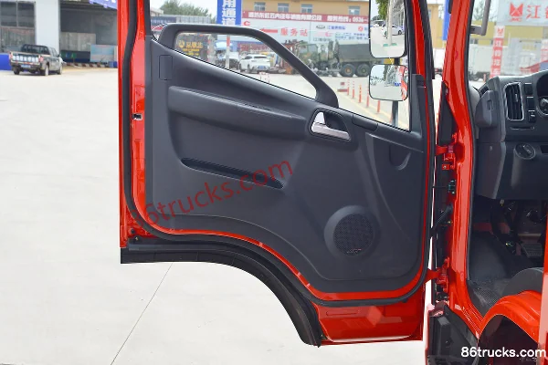 FAW Jiefang J6F 130 hp 4X2(6 wheels) 4.16m single-row stake truck Cab (2) | 86Trucks