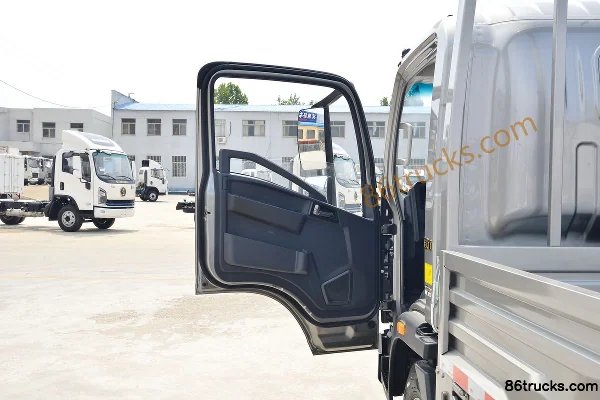 Sinotruk HOWO Hanjiang H 160hp 4X2(6 wheels) 4.15m AMT Automatic Single Row Panel Light Truck Cab (1) | 86Trucks