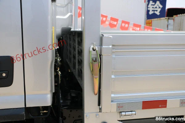 Foton Aumark Superspeed Pro 160hp 4X2(6 wheels) 4.17m Single Row Flatbed Light Truck (WLY 6-speed) Body (2) | 86Trucks