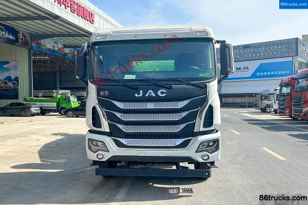 JAC GallopK5W 350 ch 8X4(12 roues) 7,4 m³ camion malaxeur à béton Extérieur (2) | 86Trucks
