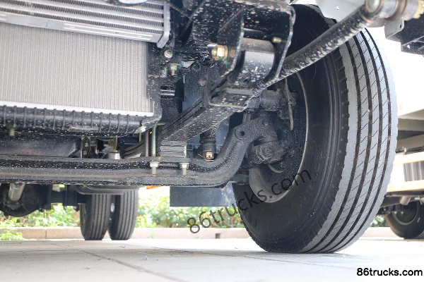 JMC Kaiwei Medium Body 143hp 4X2(6 wheels) 4.2m Single Row Van Light Truck (China VI)(Air Brake) Chassis (3) | 86Trucks