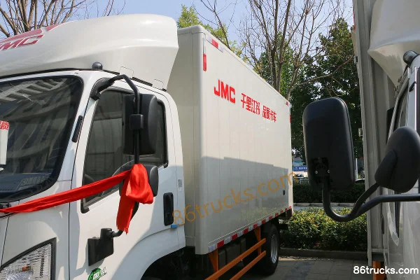 JMC Kaiwei Medium Body 143hp 4X2(6 wheels) 4.2m Single Row Van Light Truck (China VI)(Air Brake) (1) | 86Trucks
