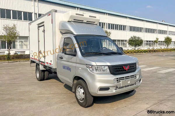 Wuling Rongguang New Card 2.0L 136 hp 4X2(6 wheels) 3.162m Refrigerated Truck (China VI) Exterior
